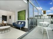 STUNNING 2 BEDROOM APARTMENT IN PRIME LOCATION