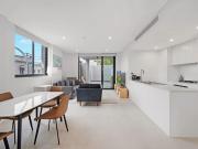 Stunning 2 Bedroom Apartment in the Heart of...