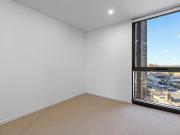 Stunning 2 Bedroom Apartment with Racecourse Views in...