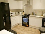 Stunning 2BR Flat in Heart of Earl's Court Newly