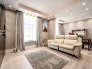 Stunning 3 bed 2 bath Penthouse Flat