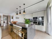 Stunning 3 bed city views St Katherines Dock