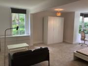 Stunning 3 bed FLAT, 5 min From the Station!