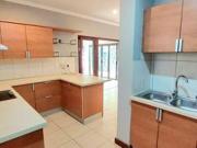stunning 3 bed full title in excelle.