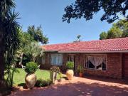 Stunning 3 Bedroom, 2 Bathroom House with Swimming Pool...