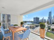 Stunning 3 Bedroom Apartment in an Unbeatable Location
