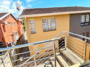 stunning 3 bedroom duplex on the mar.