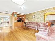 Stunning 3 Bedroom House Located in Seaside town of Seaford