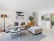 Stunning 3 Bedroom Townhouse in Prestigious Beverly...