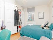 STUNNING 3 double bedroom flat in a prime location