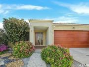 Stunning 4 Bedroom Family Home in Featherbrook Estate