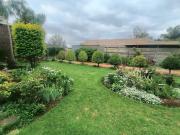 STUNNING 4 BEDROOM FAMILY HOME WITH 2 BEDROOM FLAT IN...