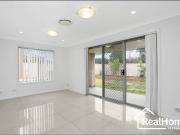 Stunning 4 bedroom freestanding Shared townhouse in...