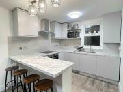 Stunning 5 bed house, 4 baths, refurbished