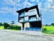 Stunning 5 Bedroom Brand New House and Lot For Sale in...