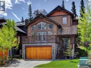 Stunning 5 bedroom home with a full guest suite and...