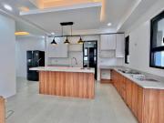 Stunning 5 Bedroom House and Lot for Sale with pool in...