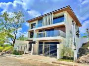 Stunning 5 Bedroom with Taal View For Sale in Splendido,...