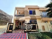 Stunning 5 Marla Designer House For Sale In Bahria Town...