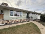 Stunning and Private 3 Bed Main Floor