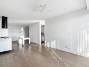 Stunning Apartment With 2 Car Parks