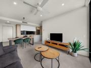 Stunning Apartment with Expansive Mountain & Sunset Views