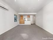 STUNNING APARTMENT WITH HARBOUR & MARINA VIEWS