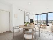 Stunning apartment with panoramic city views and resort...