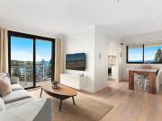 Stunning apartment with views and across from Coogee Beach
