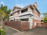 Stunning Art Deco Retreat in Central St Kilda