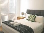 One Bedroom Riverside Apartment at Surfers Paradise