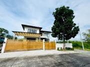 Stunning Brand New Corner Semi Furnished House and Lot...