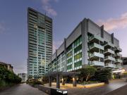 Stunning city edge living at St James