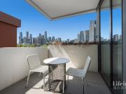 Stunning City Skyline Views | 1 Bed with Study|Car Park...