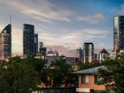 STUNNING CITY VIEWS WITH OVERSIZED ENTERTAINER'S...