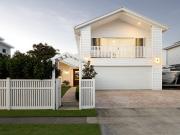 Stunning Coastal Home, 180m to the Beach