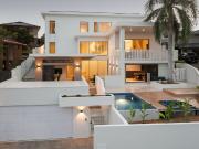 Stunning Commercial Grade Build: Luxury Designer Living