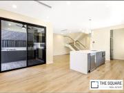 STUNNING CONTEMPORARY FAMILY HOME