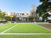 STUNNING CONTEMPORARY LIVING WITH CITY SKLYINE VIEWS IN...