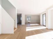 STUNNING Dachgeschoss Maisonette mit 5 Zimmern... STUNNING Dachgeschoss Maisonette mit 5 Zimmern...