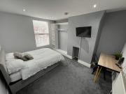 Stunning Double In 6 Bed House Next To Smithdown!