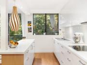 STUNNING EXECUTIVE APARTMENT IN THE HEART OF WOOLLAHRA...