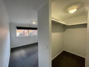 Stunning Family Home: 4 Bedroom 2 Bathroom 2 Living