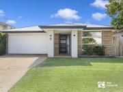 STUNNING FAMILY HOME IN REDLAND BAY !