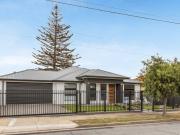 STUNNING FAMILY HOUSE!