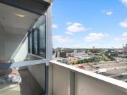 Stunning Fully Furnished 2 Bedroom Apartment with Bay...