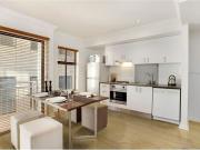 STUNNING FULLY FURNISHED SOUTH MELBOURNE APARTMENT PRIME...