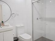 Stunning Furnished 3 Bedroom For Lease！