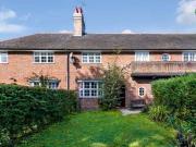 Stunning Garden Flat with 2 Private Gardens & Wifi