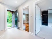 Stunning Garden Flat with 2 Private Gardens & Wifi